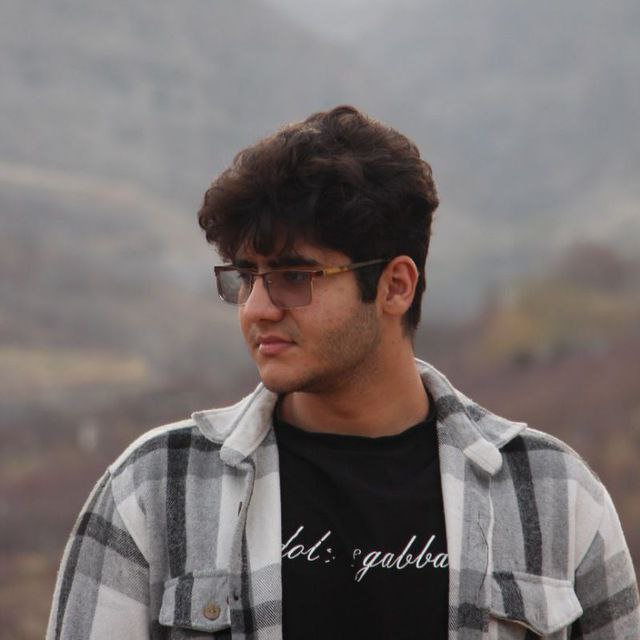 آرش  معظمی گودرزی